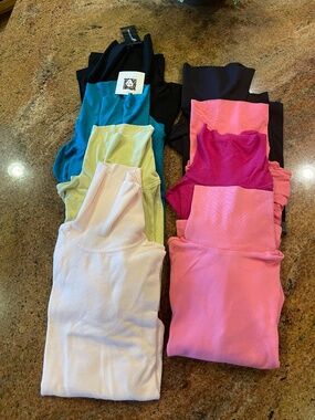 Bundle of Turtlenecks! If you love turtleneck tops and sweaters!!! Small and XS